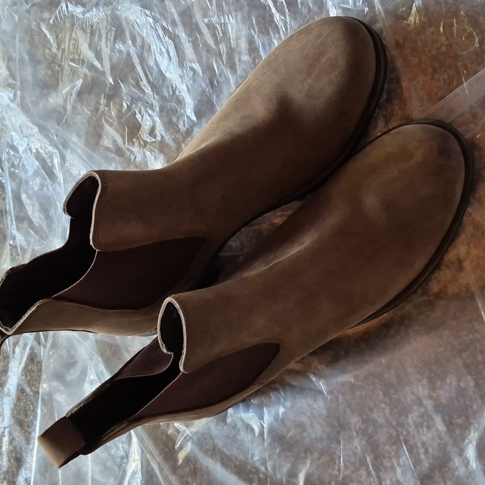 Unisex Madison Brown Chukka Boots